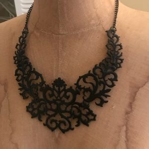 Black or gold necklace! Never worn:)